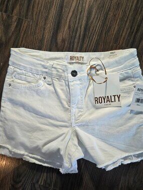 ROYALTY FOR ME White Cotton Denim Cut-Off Shorts NWT/SIZE 4